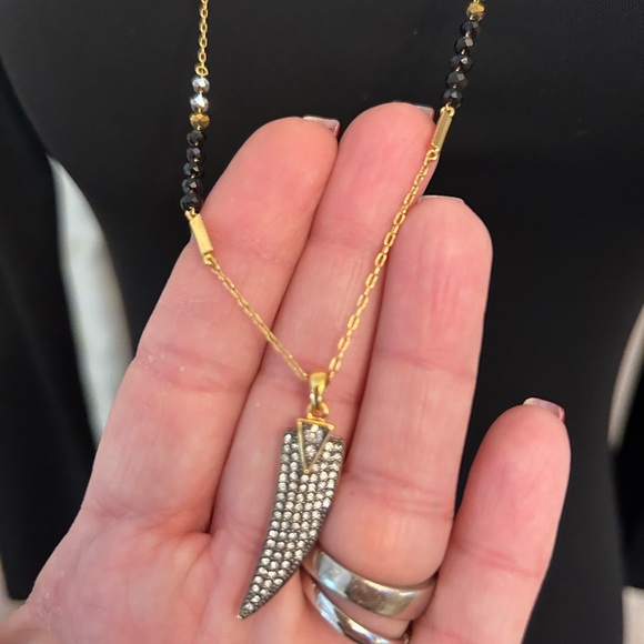 Stella & Dot Rebecca Minkoff Janson Horn Beaded Black Gold 32in Pendant Necklace - Picture 4 of 6